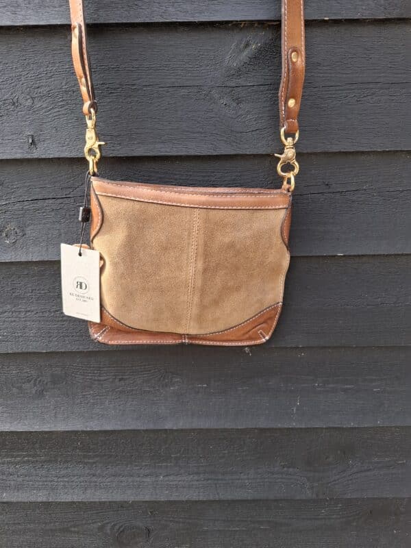 REDESIGNED TASKE LUCIE SMALL T